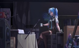 初音未来吉他蛋糕水杯动漫壁纸