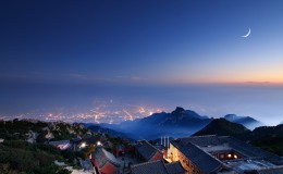 山下的城市漂亮的夜景风景壁纸