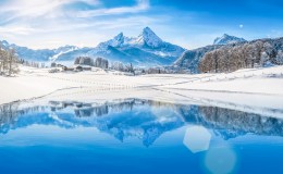 冬天的雪山自然森林风景桌面壁纸