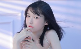 清纯可爱萝莉小姐姐桌面壁纸